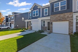 27 Whaler Dr in Runnemede, NJ - Building Photo - Building Photo