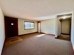 515 W Pine St in Rogers, AR - Foto de edificio - Building Photo