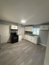 28 Merrimack St, Unit 28 in Nashua, NH - Building Photo - Building Photo