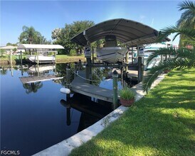 2143 W Tobago Cir in Ft. Myers, FL - Building Photo - Building Photo