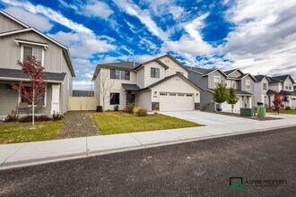 5066 W Lesina St in Meridian, ID - Building Photo - Building Photo
