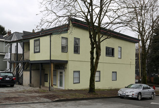 1200-1204 Woodland Dr in Vancouver, BC - Building Photo - Building Photo