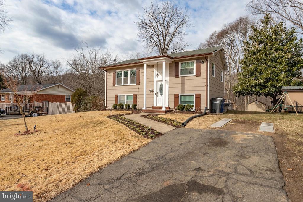 14714 Brook Dr in Woodbridge, VA - Building Photo