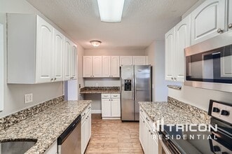 322 Notre Dame Dr in Altamonte Springs, FL - Foto de edificio - Building Photo