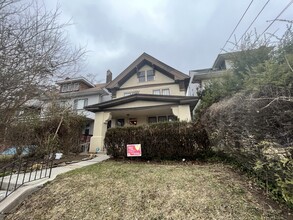 5851 Nicholson St, Unit 2 in Pittsburgh, PA - Building Photo - Building Photo