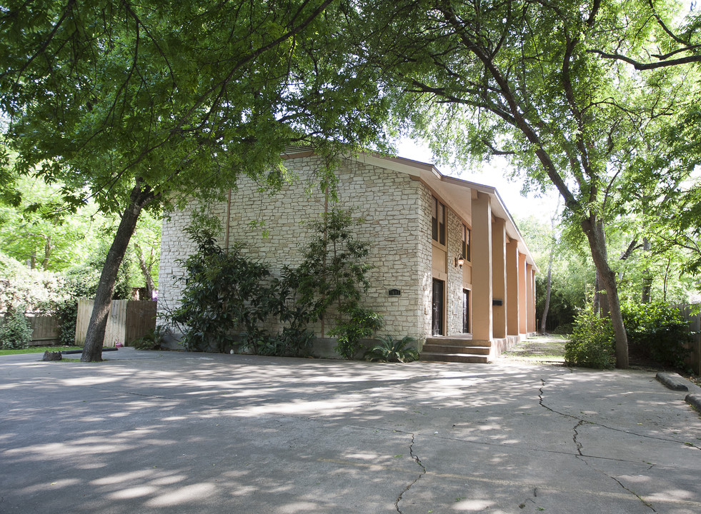 1911 Lightsey Rd in Austin, TX - Building Photo