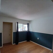 4849 54th St in San Diego, CA - Foto de edificio - Building Photo