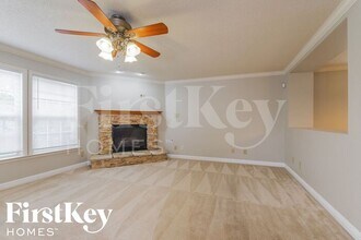 861 Southern Pines Dr in Whiteland, IN - Building Photo - Building Photo