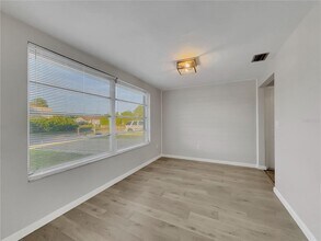 9240 Glen Moor Ln in Port Richey, FL - Building Photo - Building Photo