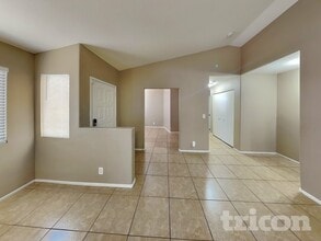 3688 Copper Cactus Dr in Las Vegas, NV - Building Photo - Building Photo