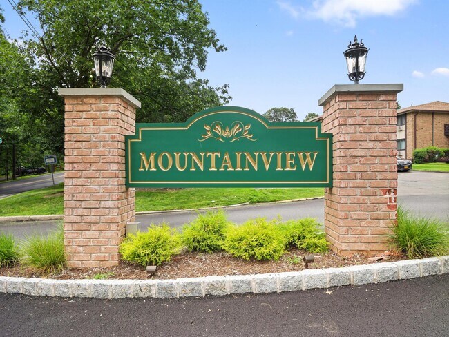 410 Sierra Vista Ln in Valley Cottage, NY - Building Photo - Building Photo