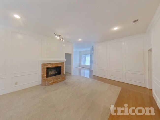 2065 Mossberg Dr in Plano, TX - Building Photo - Building Photo