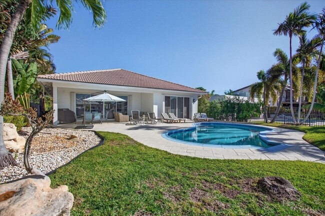 513 S Riverside Dr in Pompano Beach, FL - Building Photo - Building Photo