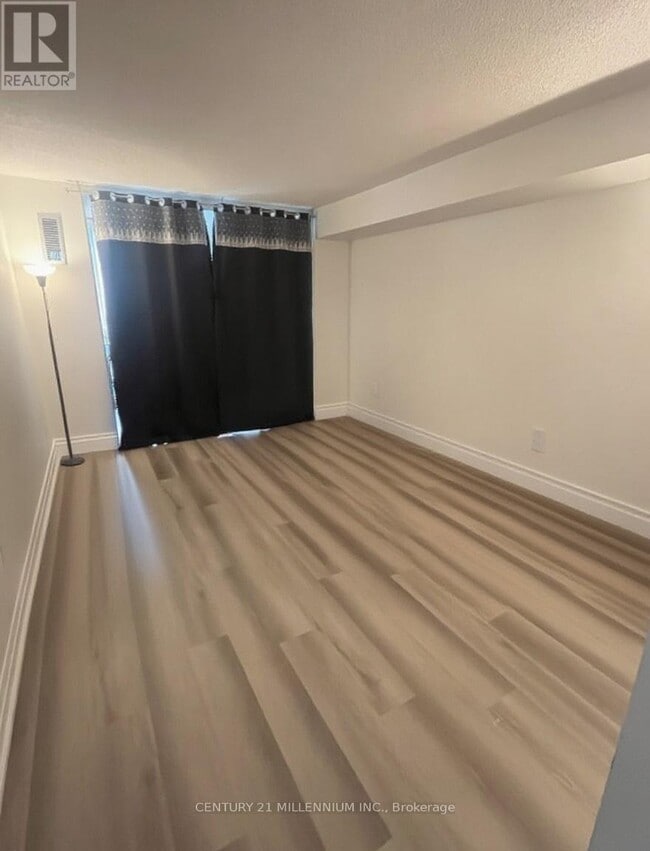 26 Hanover Rd in Brampton, ON - Building Photo - Building Photo