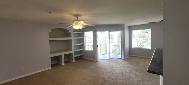 7330 Westpointe Blvd in Orlando, FL - Building Photo - Building Photo