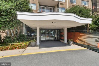 2059 Huntington Ave in Alexandria, VA - Building Photo - Building Photo