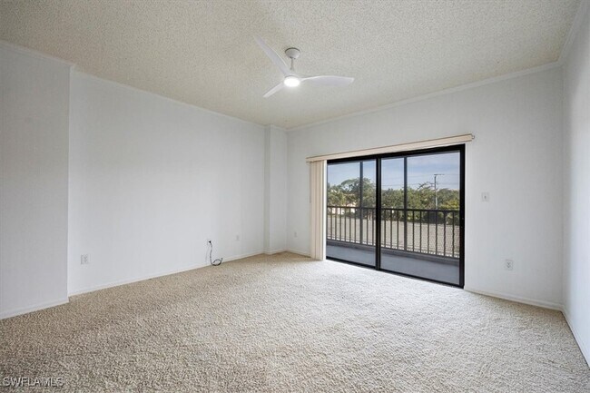 900 Arbor Lake Dr in Naples, FL - Foto de edificio - Building Photo