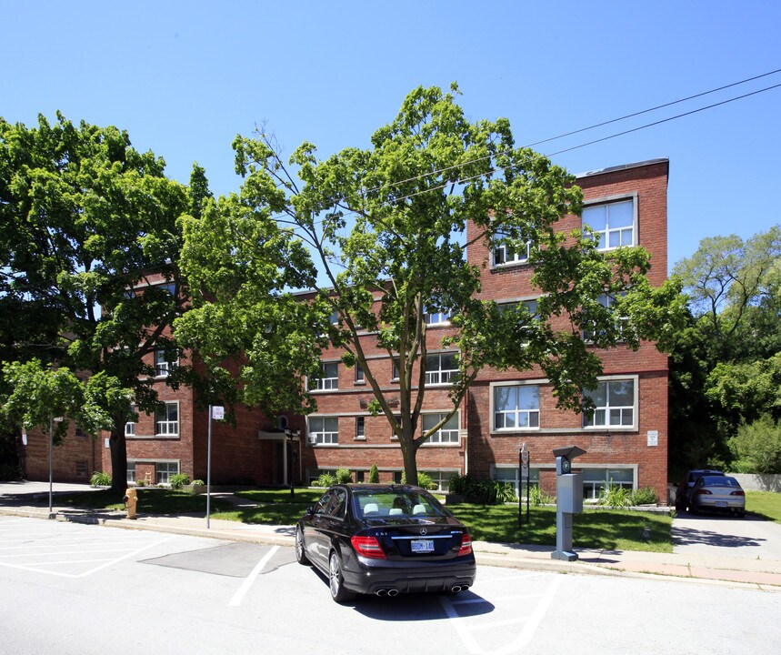 Woodmont Apartments in Toronto, ON - Building Photo
