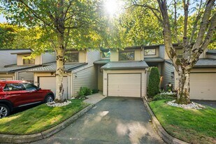 7900 NE Loowit Loop in Vancouver, WA - Building Photo