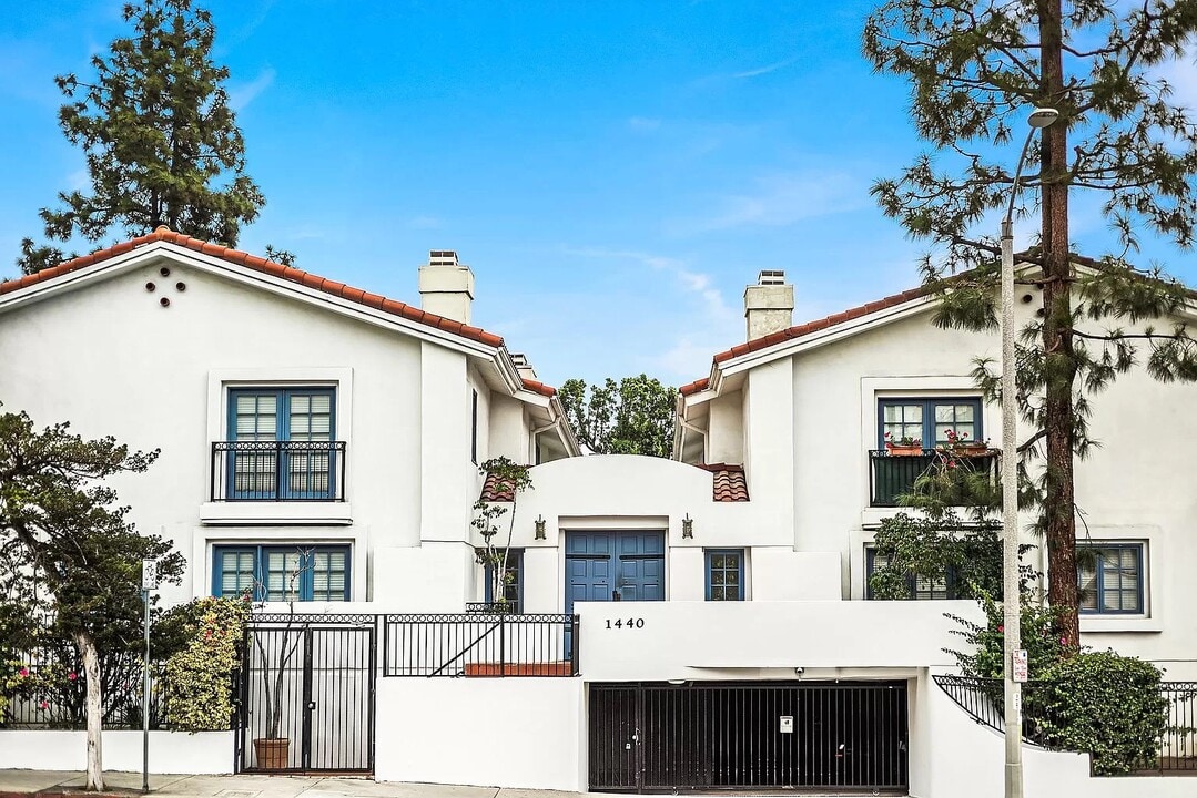 1440 N Fairfax Ave, Unit 103 in West Hollywood, CA - Foto de edificio