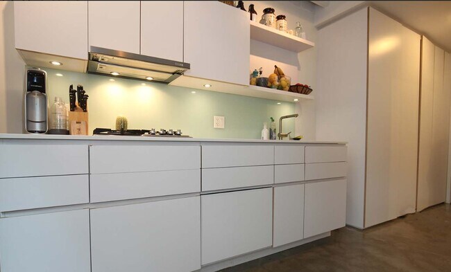219 E Georgia St in Vancouver, BC - Building Photo - Building Photo