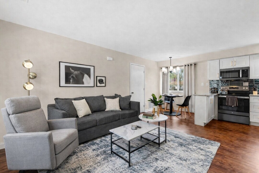 18447 Sharon Ln, Unit SI ID1032337P in Roseville, MI - Foto de edificio