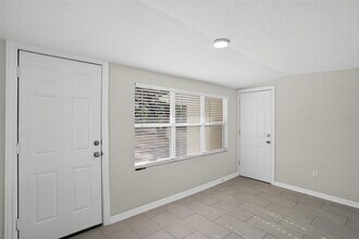 5480 Lake Tyner Dr in Orlando, FL - Building Photo - Building Photo