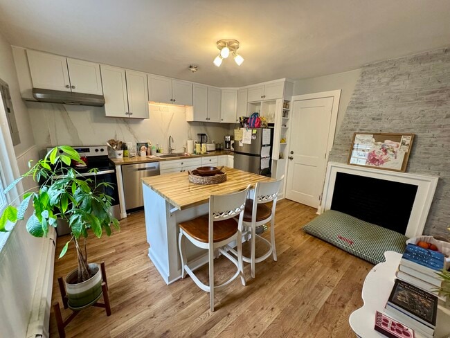 21 James St, Unit 2 in Providence, RI - Foto de edificio - Building Photo