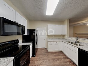10916 Fawn Valley Dr in Fort Worth, TX - Building Photo - Building Photo