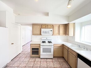 3845 Intermezzo Way in North Las Vegas, NV - Building Photo - Building Photo