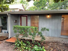 1714 Summit View Pl in Austin, TX - Building Photo