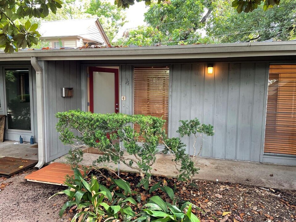1714 Summit View Pl in Austin, TX - Building Photo