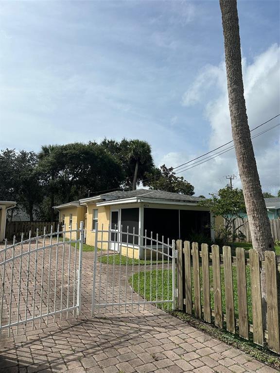 401 Oakwood Ave in New Smyrna Beach, FL - Building Photo - Building Photo