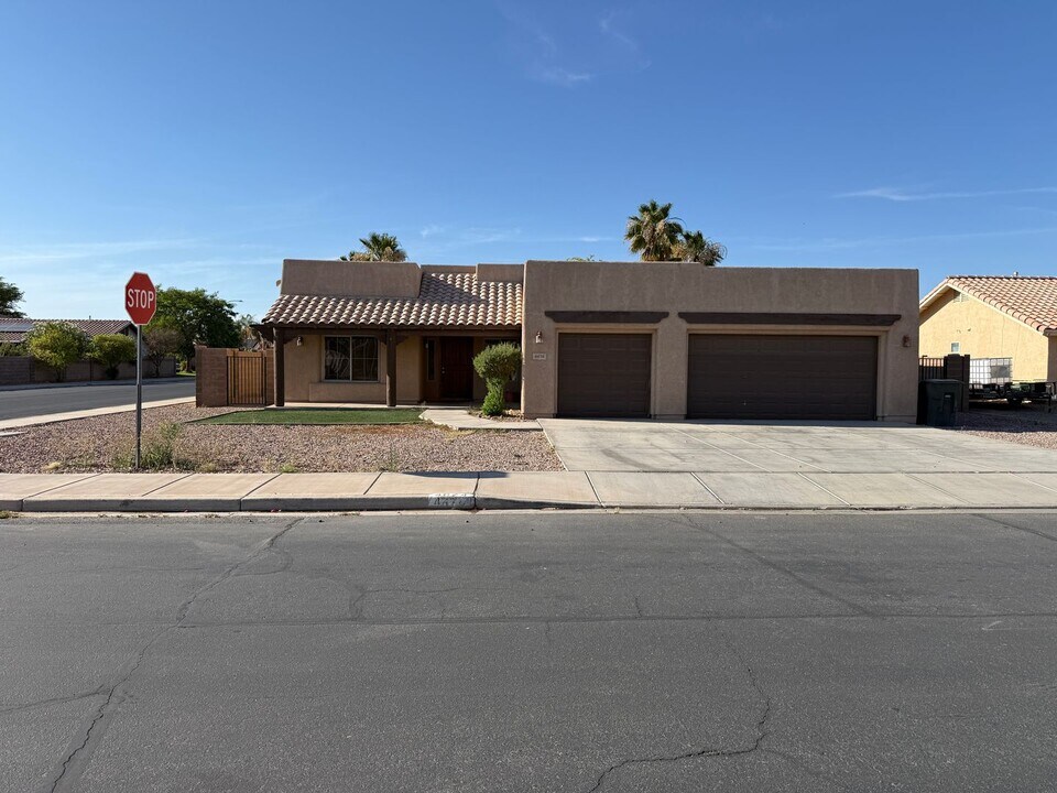 4674 W 27th Pl in Yuma, AZ - Building Photo