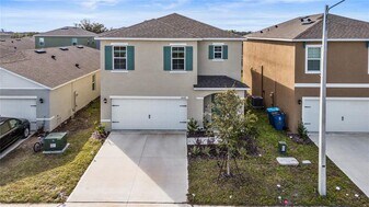 2630 Angel Fls Dr in Davenport, FL - Building Photo