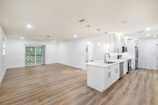 property at 434 SW 9th St