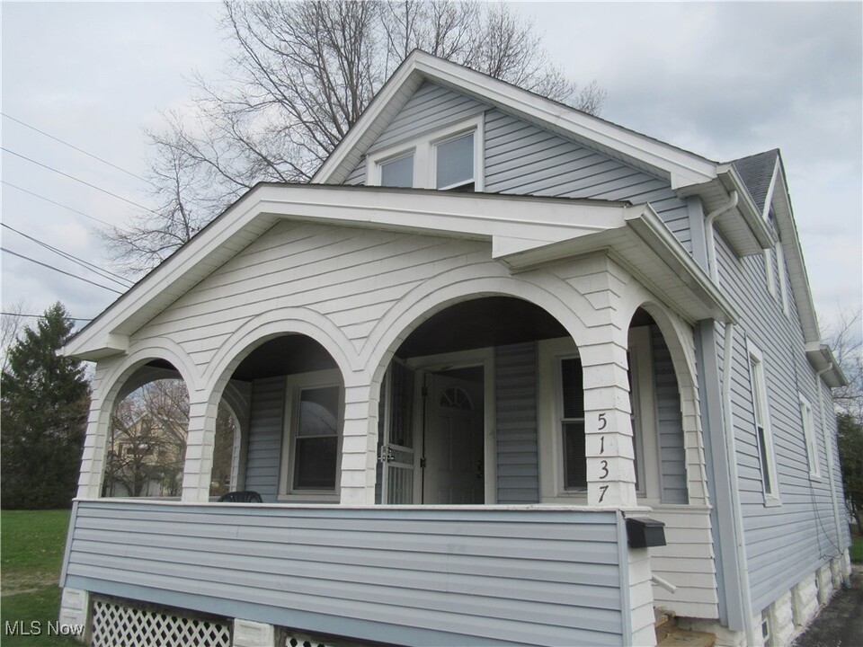 5137 Miller Ave in Maple Heights, OH - Building Photo