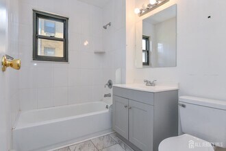 401 US-22 in North Plainfield, NJ - Building Photo - Building Photo