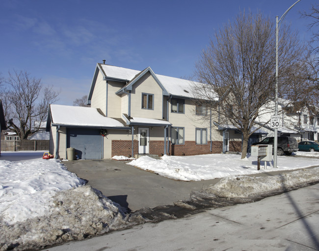 Anathoth Townhomes in Omaha, NE - Foto de edificio - Building Photo