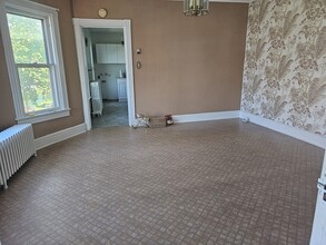 59 Arnold Ave, Unit Fl 2 in Amsterdam, NY - Building Photo - Building Photo