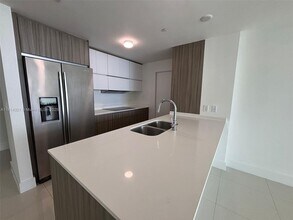 600 NE 27th St, Unit UNIT in Miami, FL - Building Photo - Building Photo