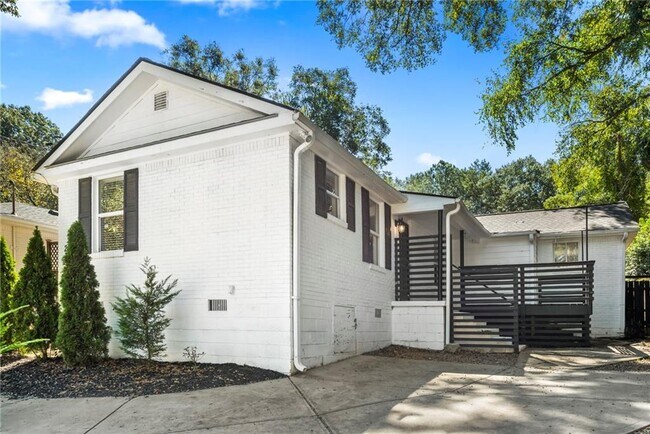 2911 Glenwood Ave SE in Atlanta, GA - Building Photo - Building Photo