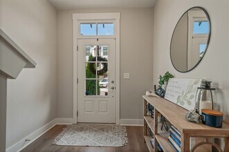 207 Stonecrest Cir in Nashville, TN - Foto de edificio - Building Photo