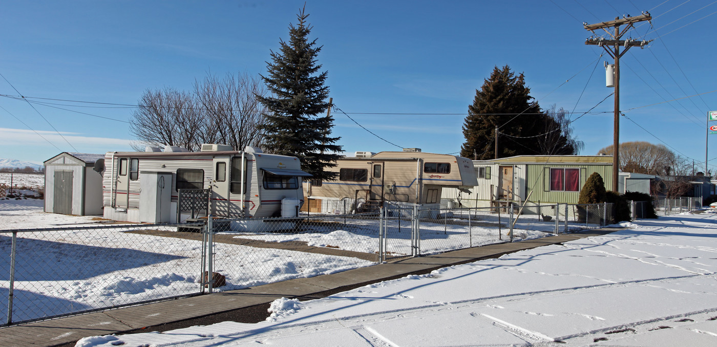 Wayside Mobile Home Park in Heyburn, ID - Building Photo