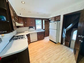 46 Johnson Rd in West Orange, NJ - Building Photo - Building Photo