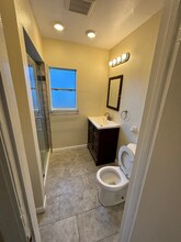 526 W 49th St in Los Angeles, CA - Building Photo - Building Photo