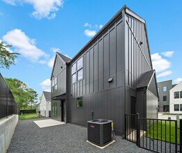 1941 Sawdust Rd in The Woodlands, TX - Foto de edificio - Building Photo