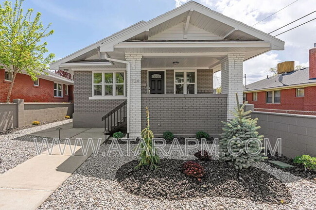 property at 724 Wilson Ave S