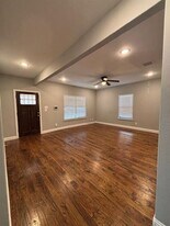 704 S Clinton Ave in Dallas, TX - Building Photo