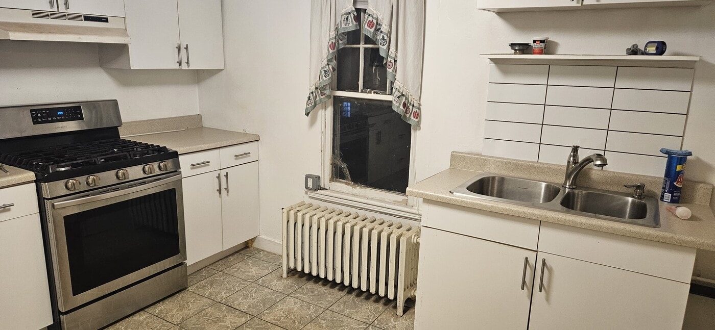 10 Springdale St, Unit 10 in Milford, CT - Building Photo